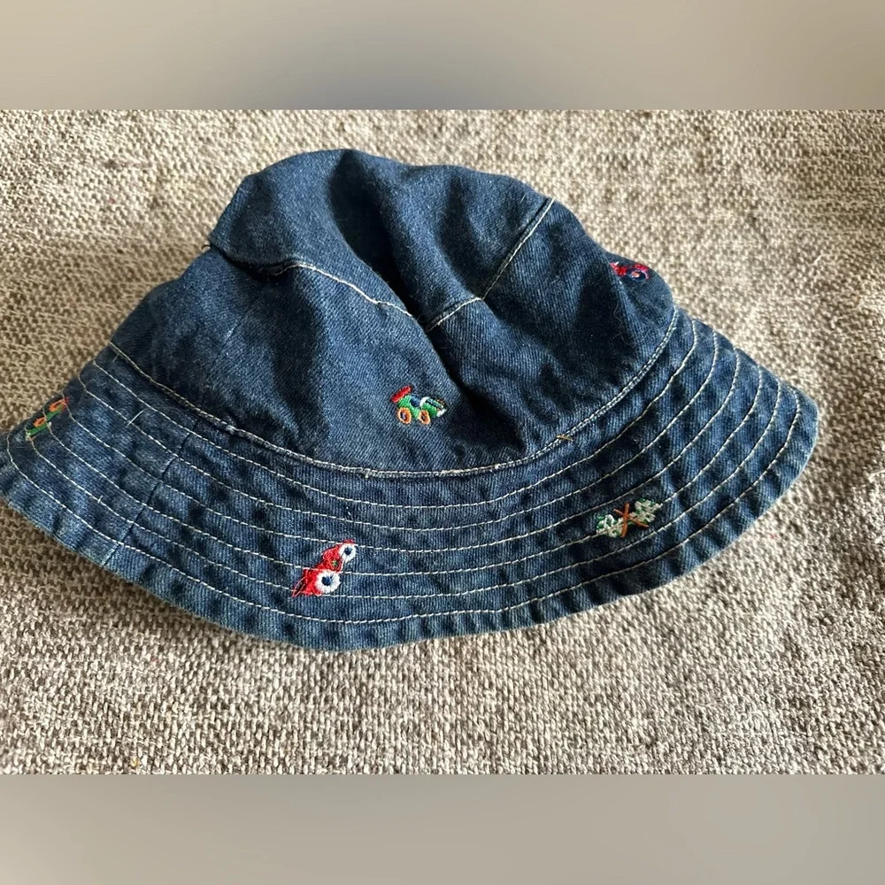 Girls Bucket Hat Pre owned